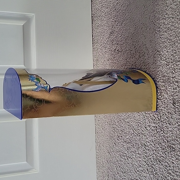 Holiday Disney Snow White Barbie - Picture 9 of 9